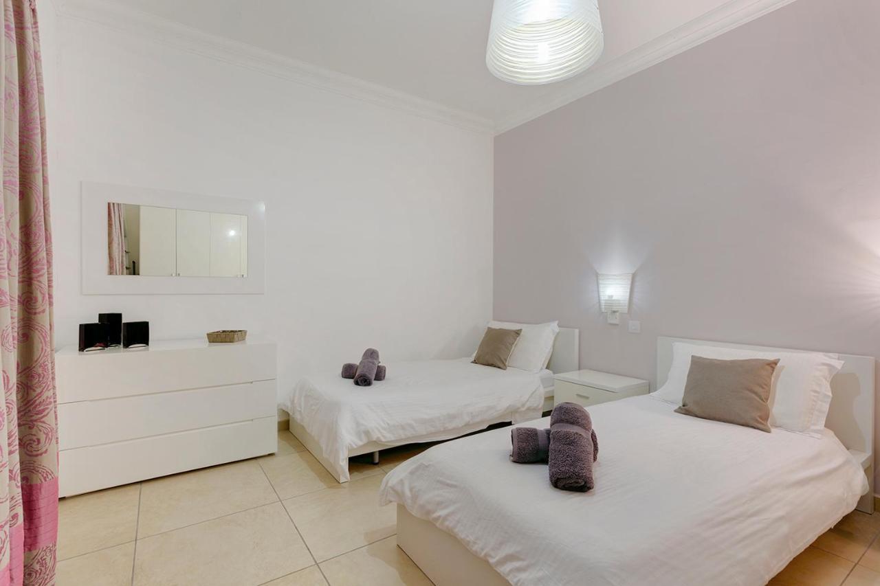 Luxury Apt With Side Seaviews And Pool, Best Location Sliema Extérieur photo