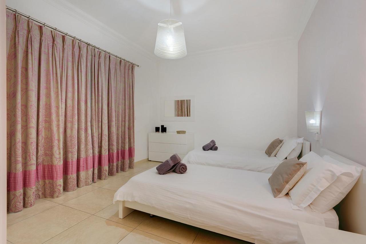 Luxury Apt With Side Seaviews And Pool, Best Location Sliema Extérieur photo